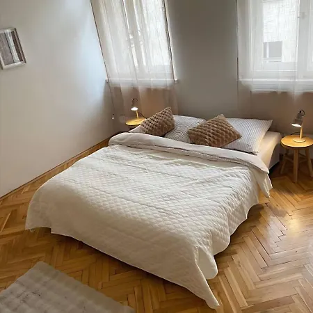 Apartma Ve Stredu Prahy *