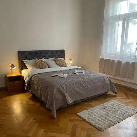 Apartma Ve Stredu Prahy Appartement