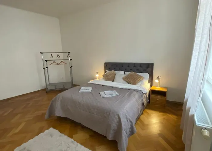 Apartma Ve Stredu Prahy Appartement *